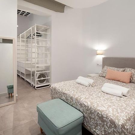 Loft Next To Calle Betis, Best Area Of Seville-Sevillarooms Exterior photo